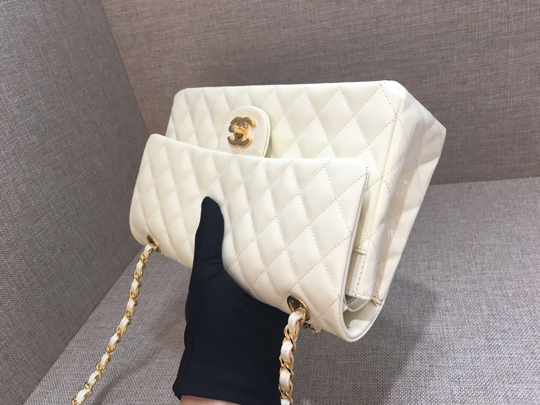 Medium Classic Flap Patent Leather Bag AO1112 White/Gold